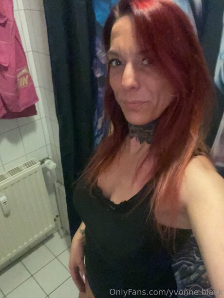 Yvonne Black sex star pics