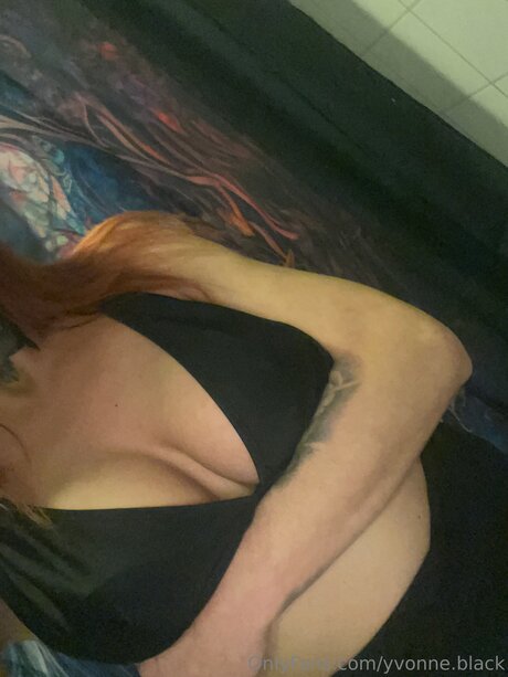 Yvonne Black art star photo