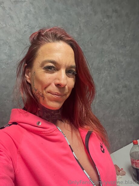 Yvonne Black top actress picture