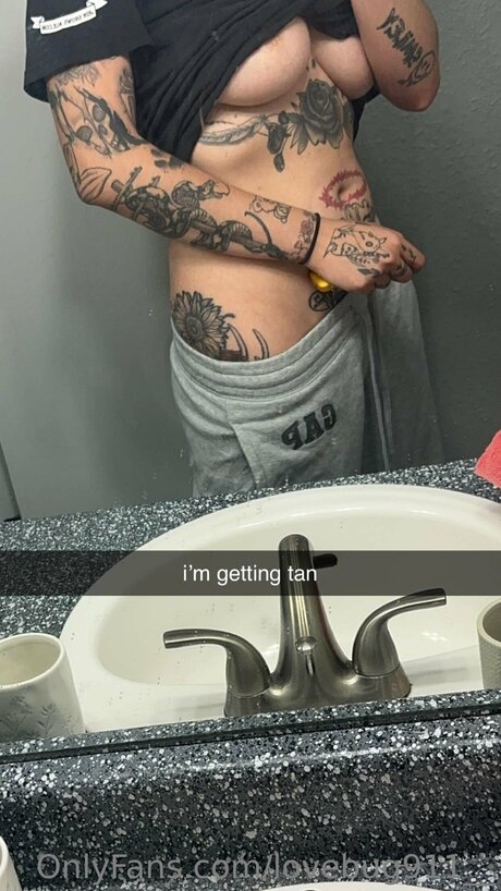 Lovebug911 model nude image