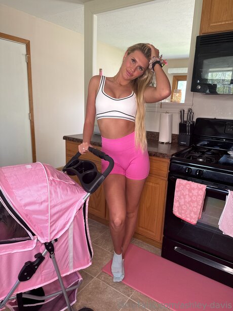 Ashley Davis model nudes pictures