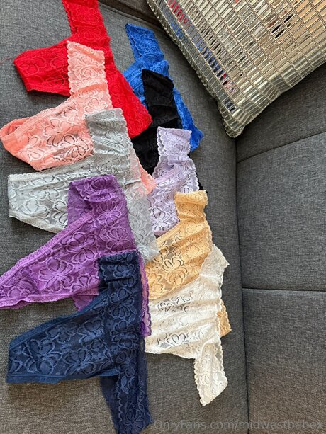 Midwestbabex pretty pornstar photos