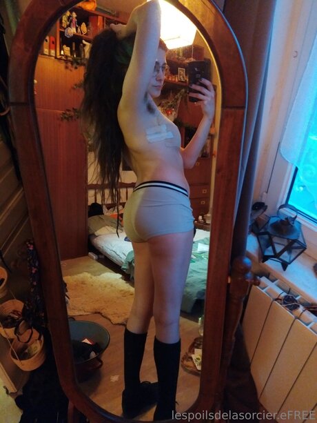 Poilsdesorcier Efree pornstar naked image