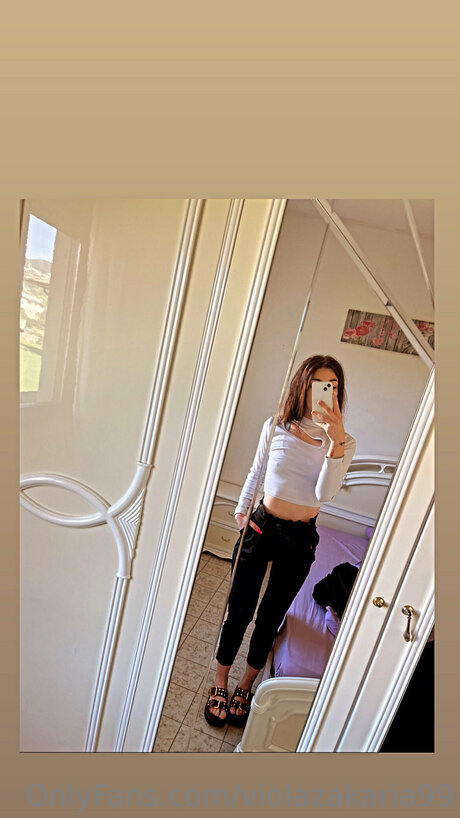 Violazakaria99 star sexy pics