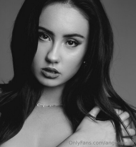 Angelmirixx model erotic picture