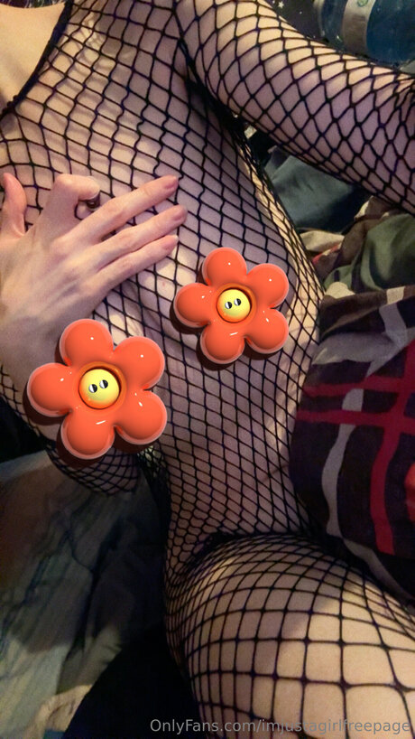 Imjustagirlfreepage exclusive star img