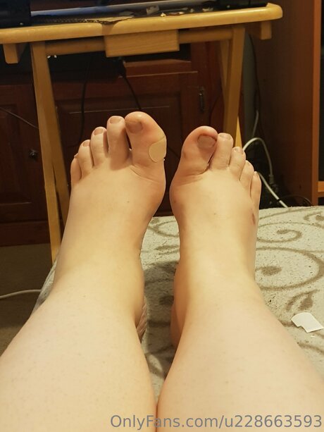 U228663593 erotic actress pic