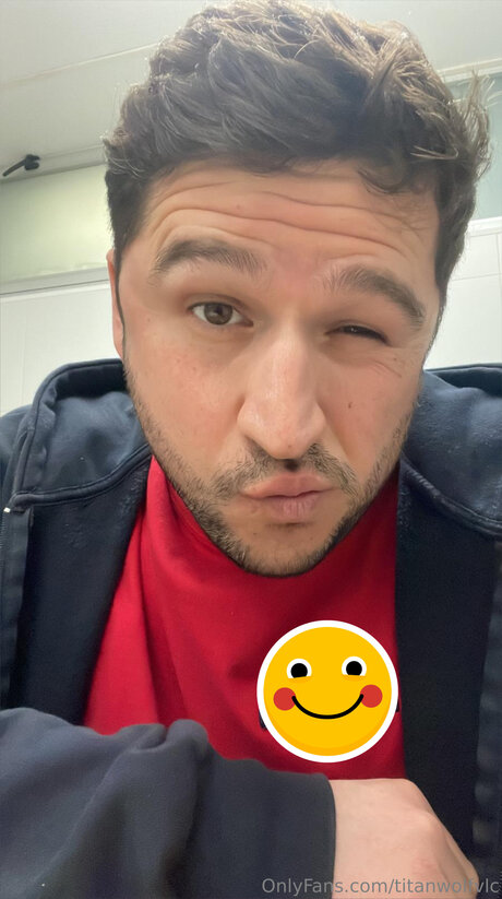 Titanwolfanss erotic model picture