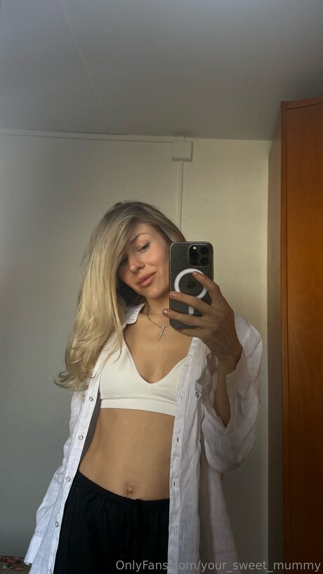 Your Sweet Mummy model xxx photos