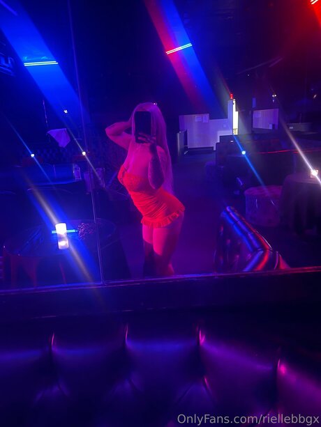 Riellebbgx model hot photo