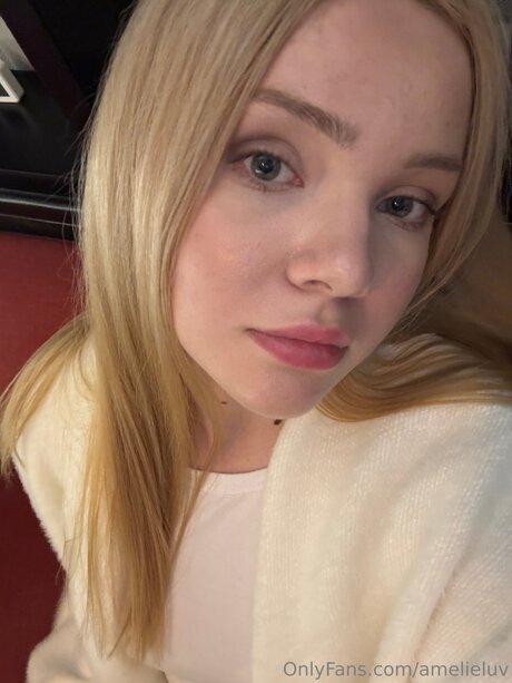 Amelieeluv model pornographic gallery