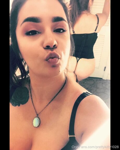Prettykitty1028 pornstar beautiful pics