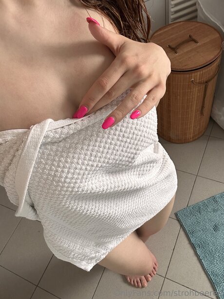 Strohbeeren sex model archive