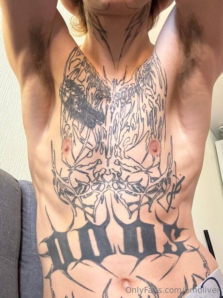 Omoliver star photos