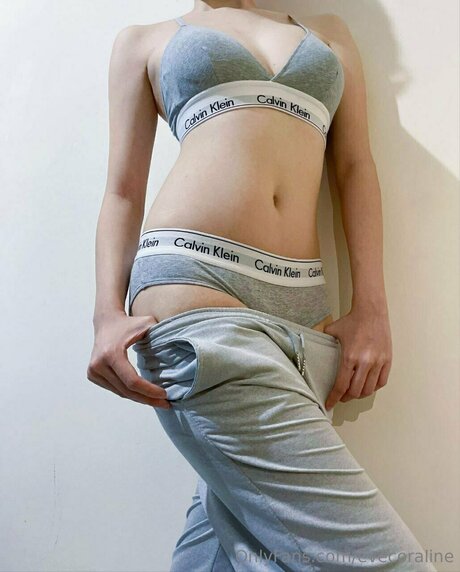 Evecoraline naked actress photos