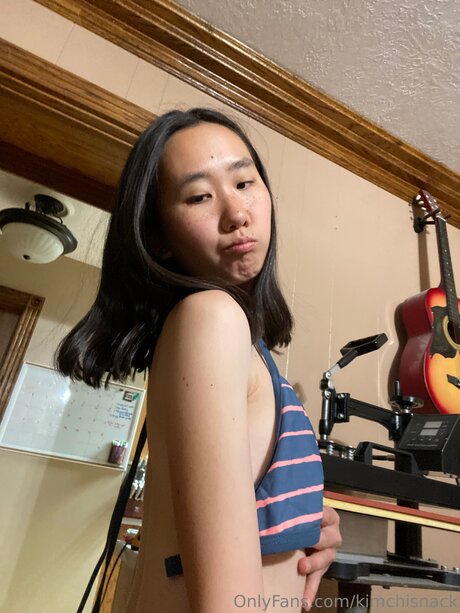 Kimchisnack porn model photo