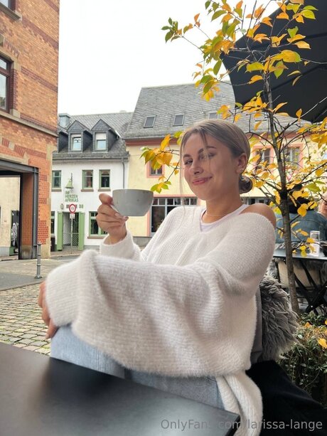 Larissa Lange sexy actress photo