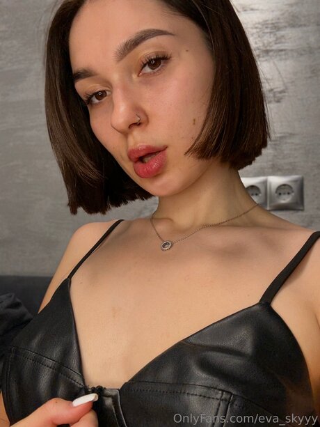 Eva Skyyy pornstar pretty pics