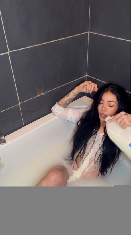 Twisted Gem naked actress pic