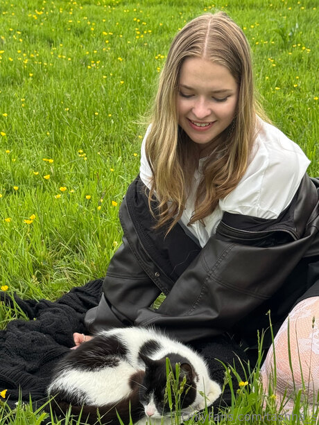 Tashha S model top gallery