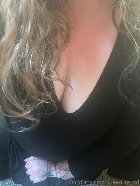 Queen Astrid nudes pornstar gallery