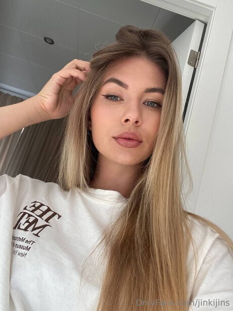 Jinkijins naked actress pics