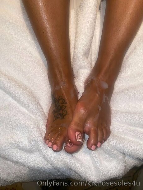 Kikirosesoles nudes star img
