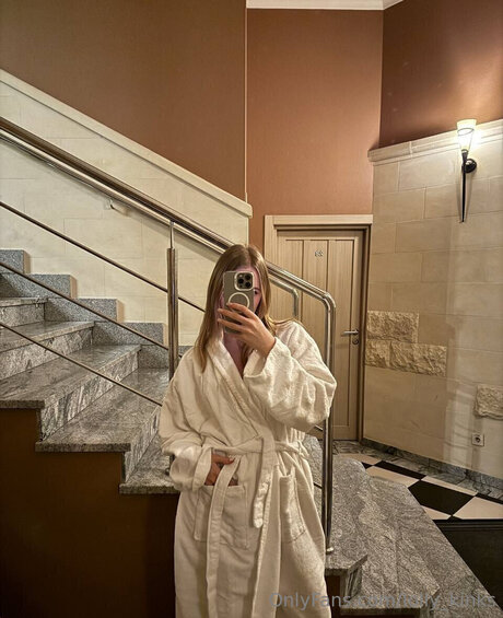 Lolly Kinks exclusive pornstar gallery