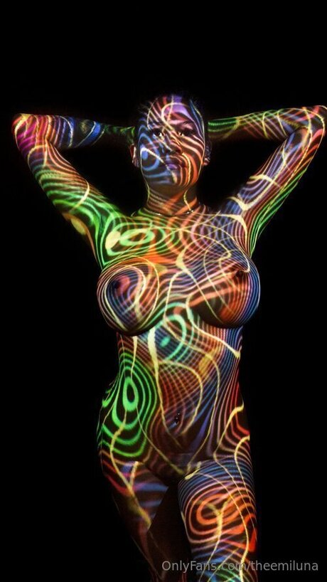 Theemiluna top model img