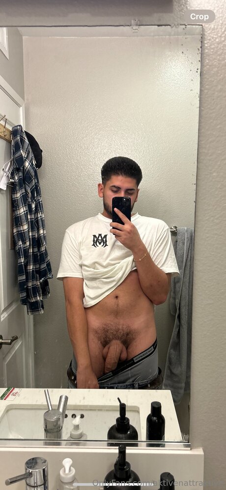 Aktivenattraktive model hot photo