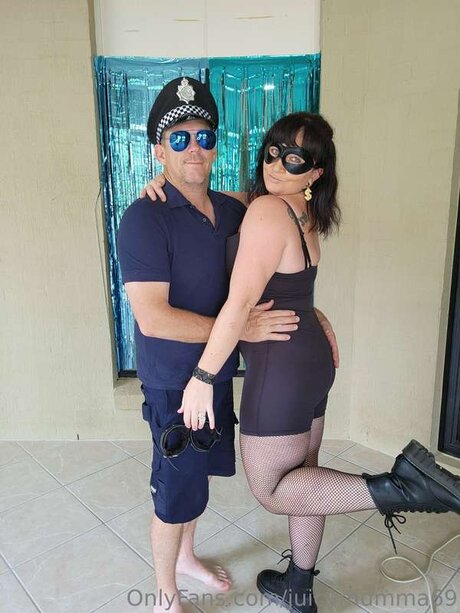 Juicymumma69 model sex photo