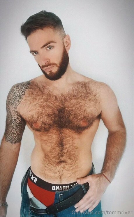 Tommriver model adult picture