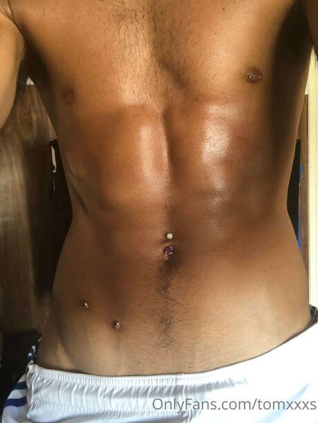 Tomxxxs sex star photo