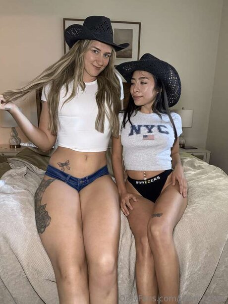 Iwantblondi nude pornstar archive