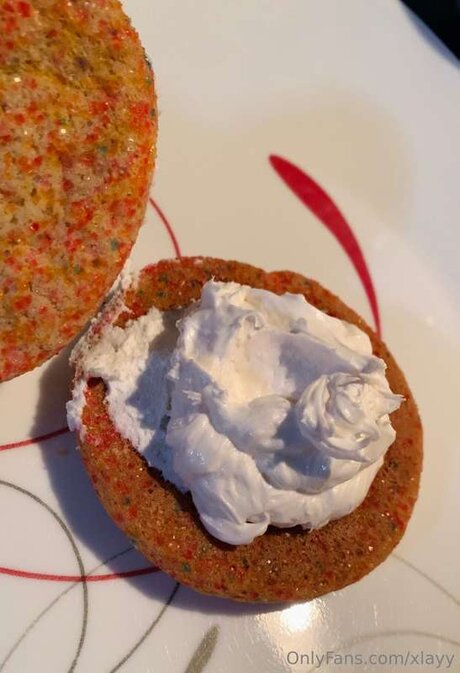 Xlayy free pornstar img