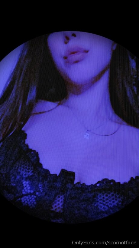 Scornotface naked star pic