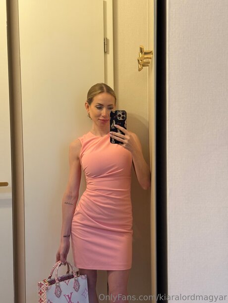 Kiaralordmagyar pretty model photos