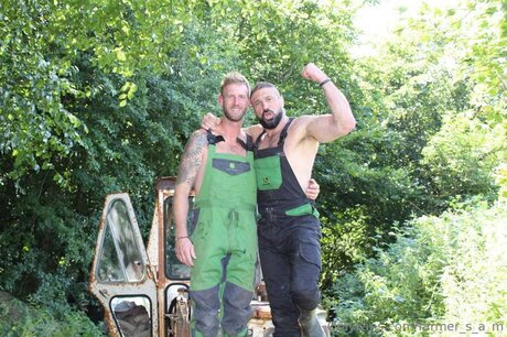 Farmer S A M star naked photo