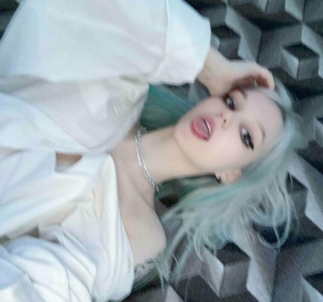 pipsikk pornstar naked pic