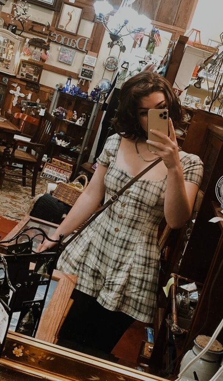 Ltlyata pornstar pretty pictures