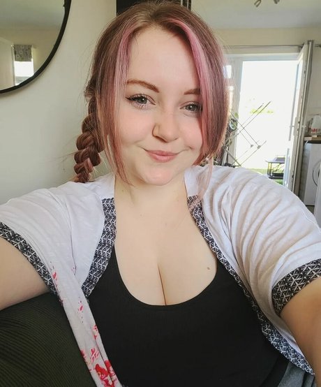 Holiwhirl xxx pornstar pics