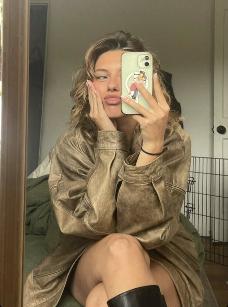 Ella Kernkamp sexy star photos