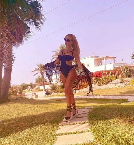 Luana88chloe model sexy images