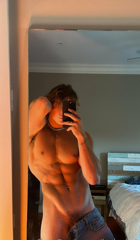 ladorian beautiful model picture