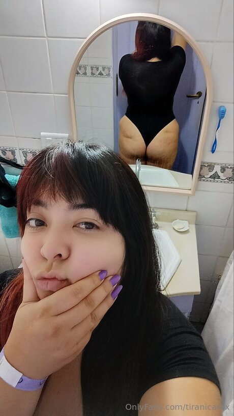 tiranicarex nudes model gallery