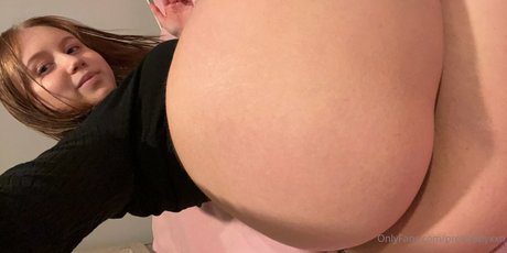 lilahwren model nude archive