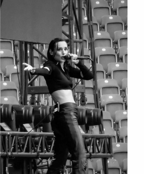 Jehnny Beth pretty pornstar photo