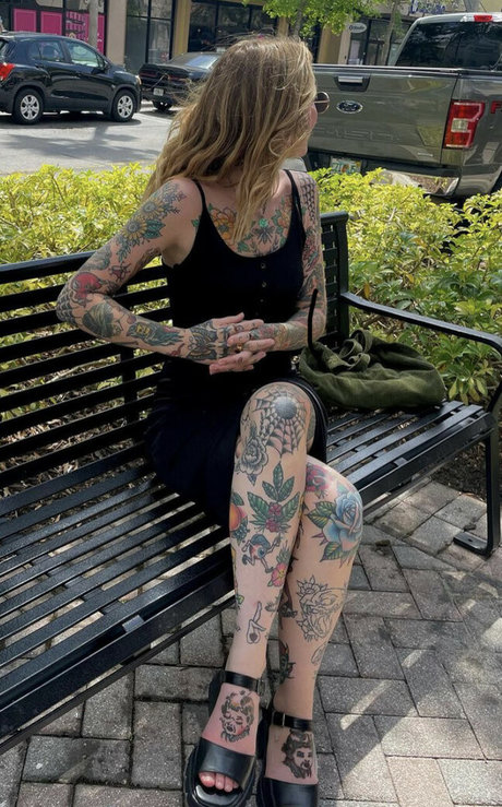 apimpnamedslickkat pornstar adult photos