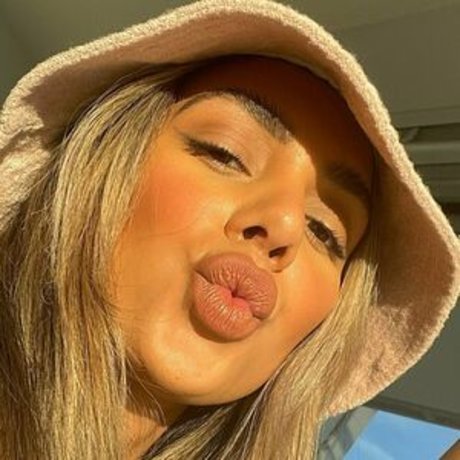 Gurneet Dosanjh free actress images