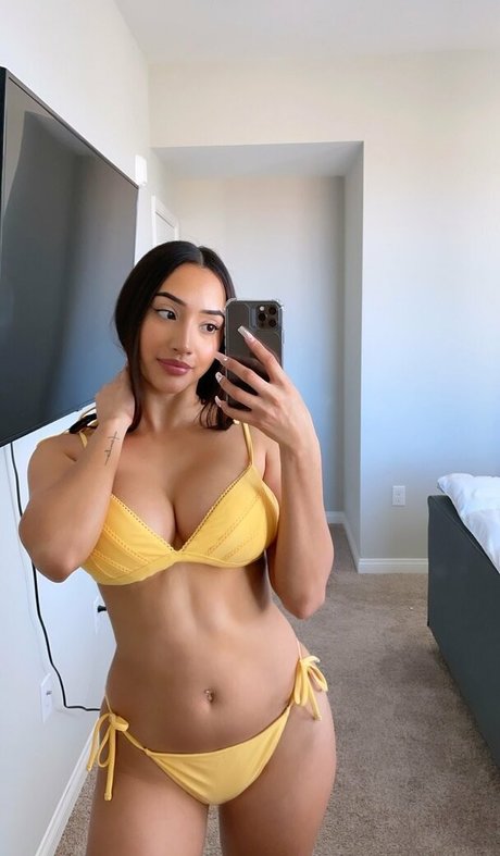 anamaxi nude actress pics